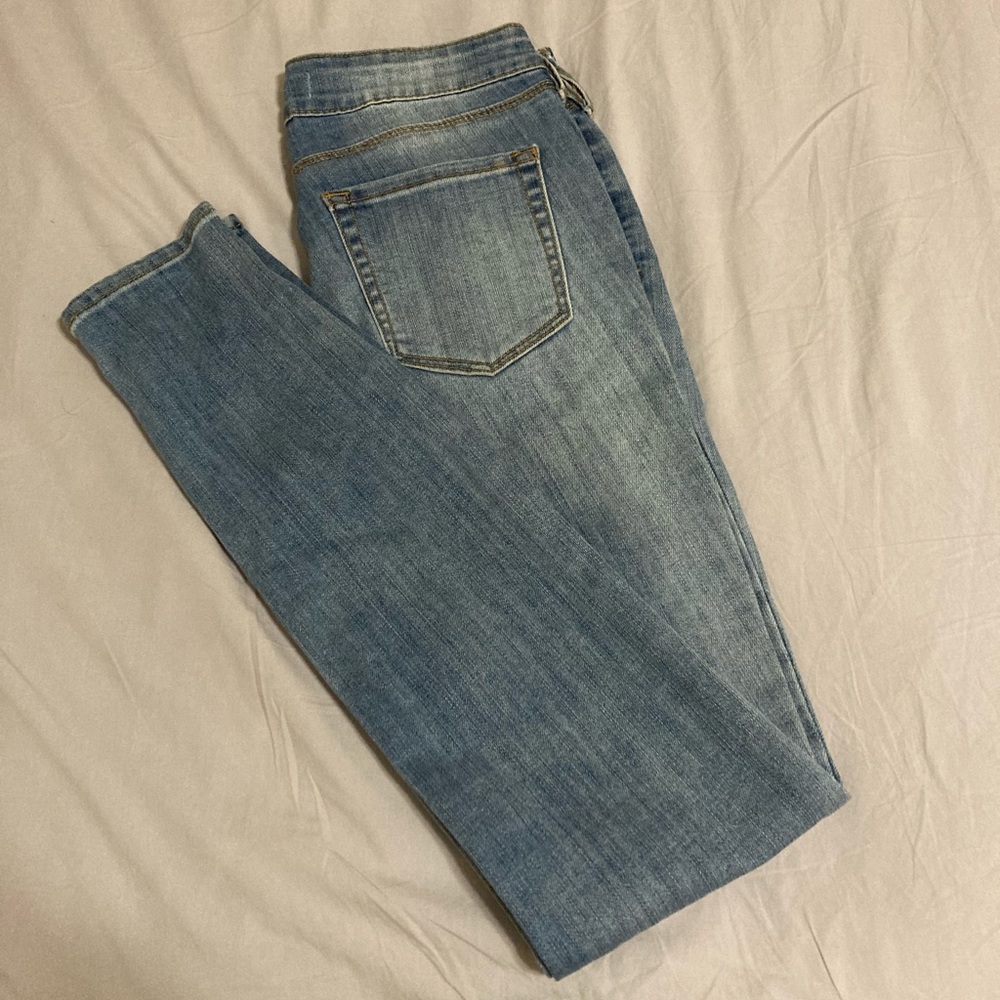 NWOT Bullhead Midrise Skinniest Jeans
